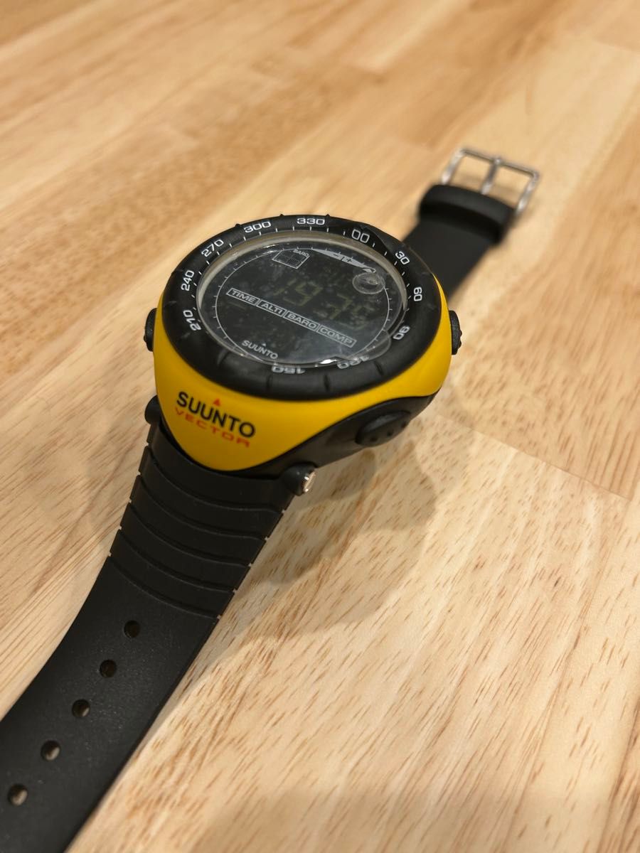 未使用品 SUUNTO VECTOR イエロー スント ベクター 腕時計｜Yahoo
