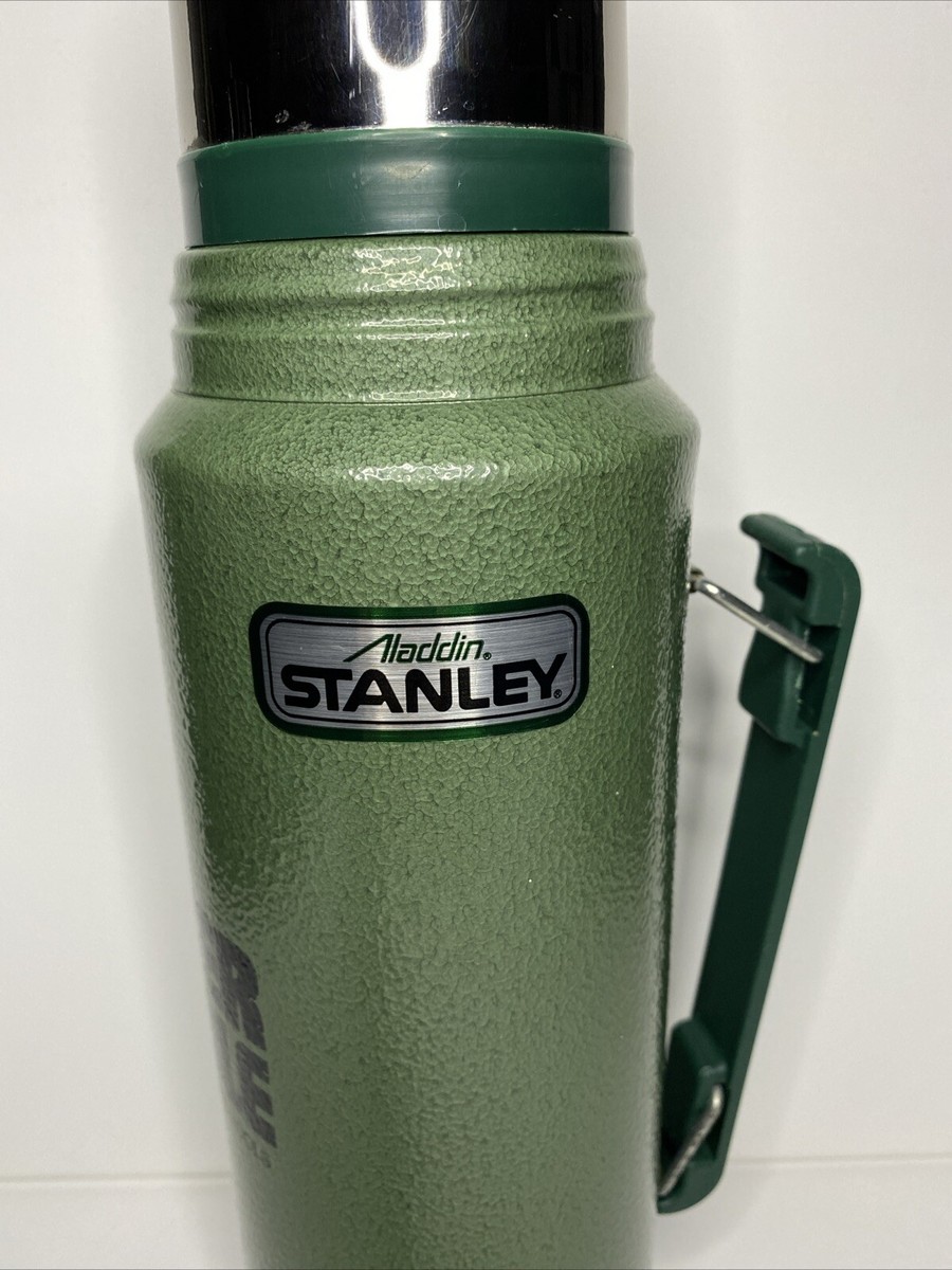 Old Vintage Aladdin Stanley Thermo 944DH 32 Oz. Green Made in USA