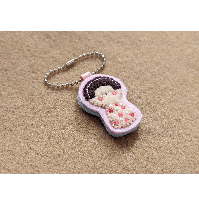 こけし フェルト刺繍 ストラップの通販 by もちゃ屋｜ラクマ