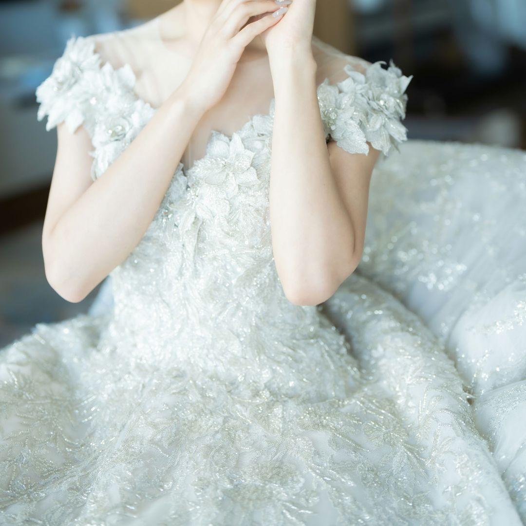 【さき】半額以下【韓国ドレス】ビジューウェディングドレス　結婚式　前撮り 韓国風キラキラウエディングドレス ビジュードレス グリッターチュール